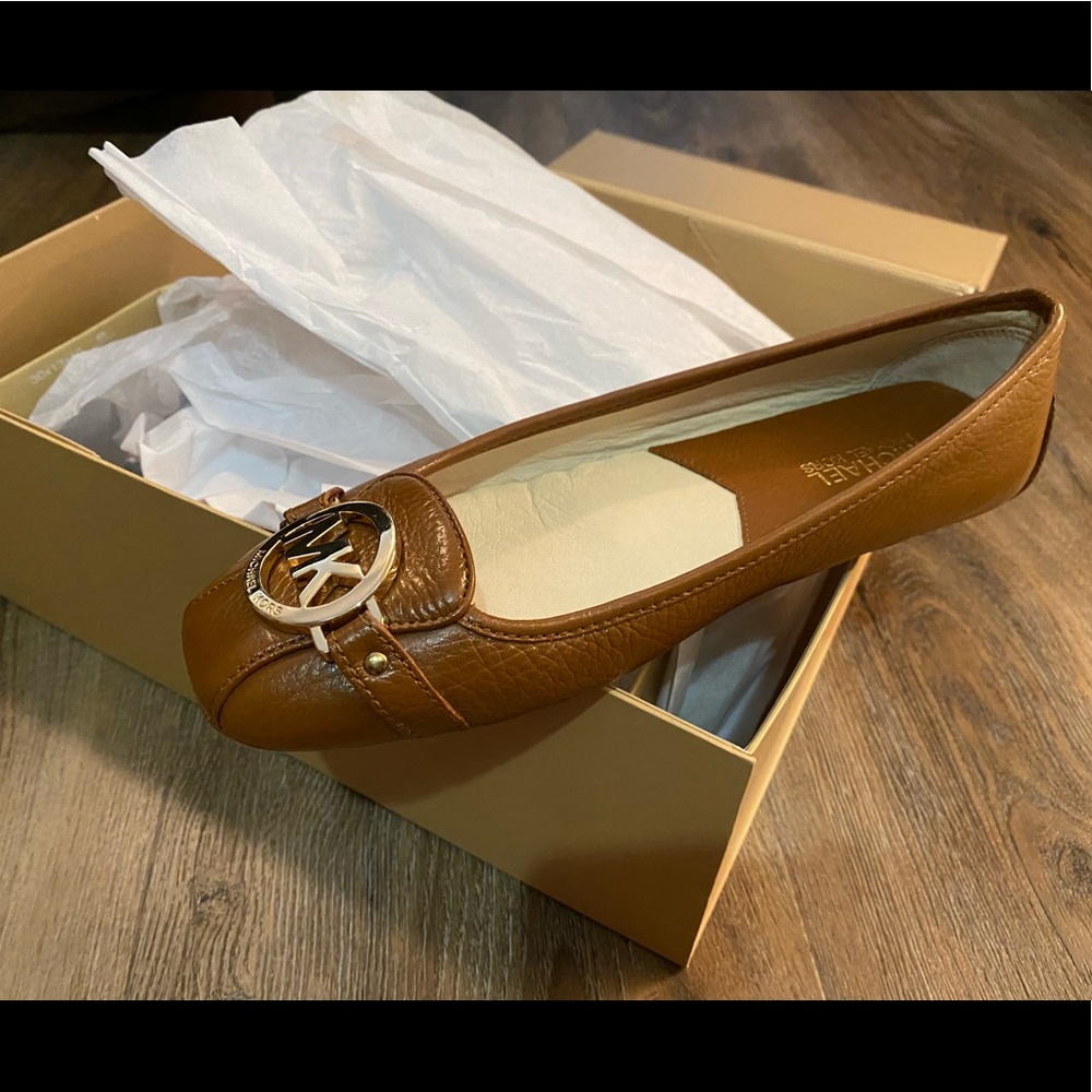 Michael Kors Flats size 9